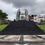 Terletak di Depan Bagian Belakang Lapang Merdeka Kota Ambon